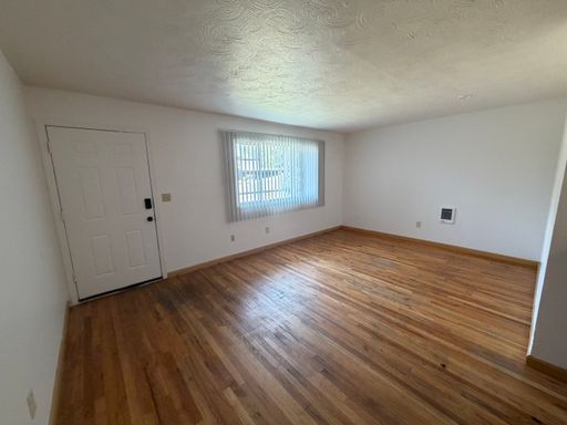 Charming 1 Bed at The Samantha Apartments *Available 9/14* – photo 1