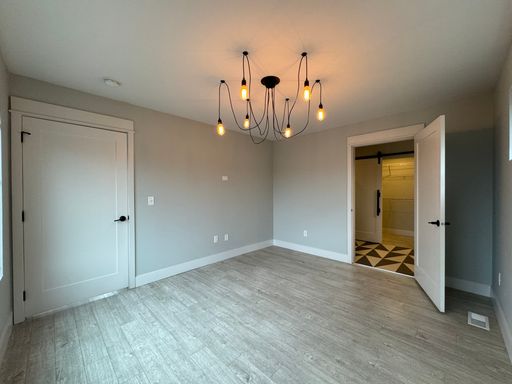 Listing photo thumbnail