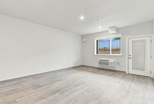 Listing photo thumbnail
