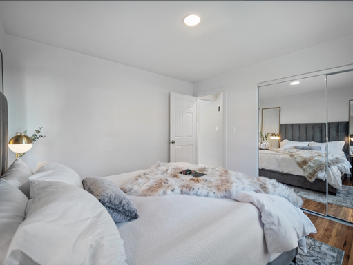 Listing photo thumbnail