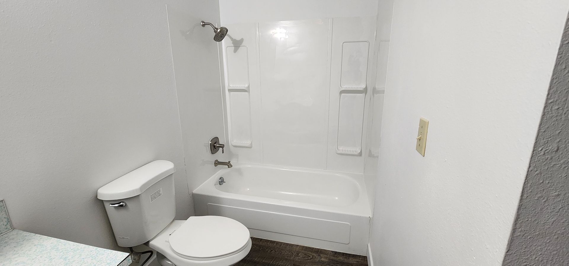 Deer Park Apartment: 112-114 East 2nd Street