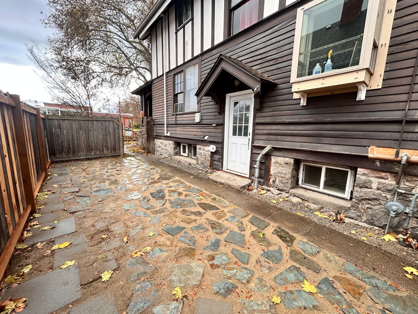 Spokane Apartment: 1030 West Spofford Avenue