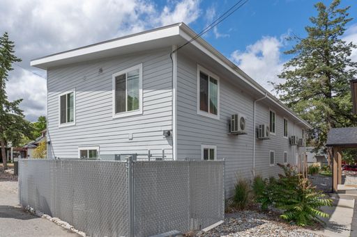 Listing photo thumbnail