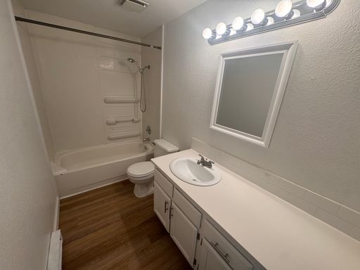 Listing photo thumbnail