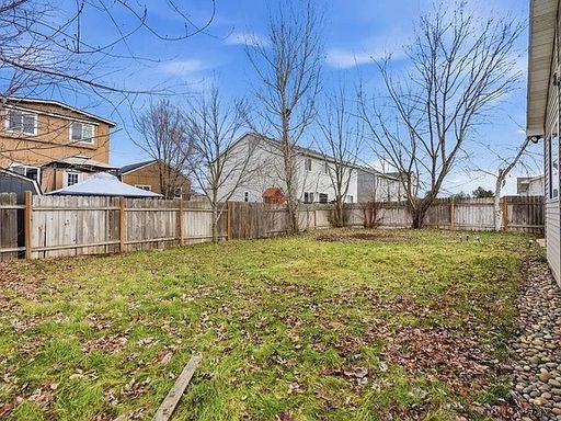 Listing photo thumbnail