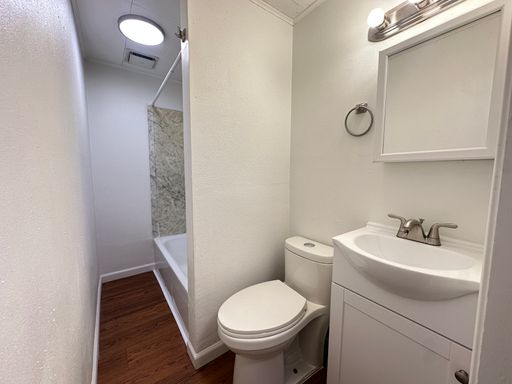 Listing photo thumbnail