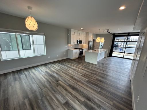 Modern 1 Bed, 1.5 Bath with Rooftop Patio! *$1,000 OFF!* – photo 1