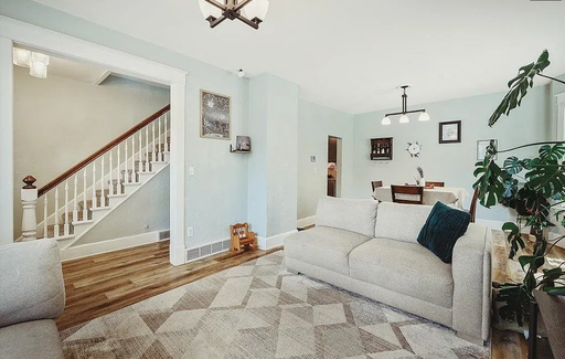 Listing photo thumbnail