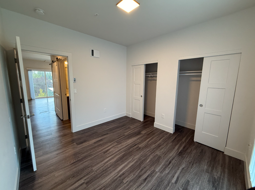 Listing photo thumbnail