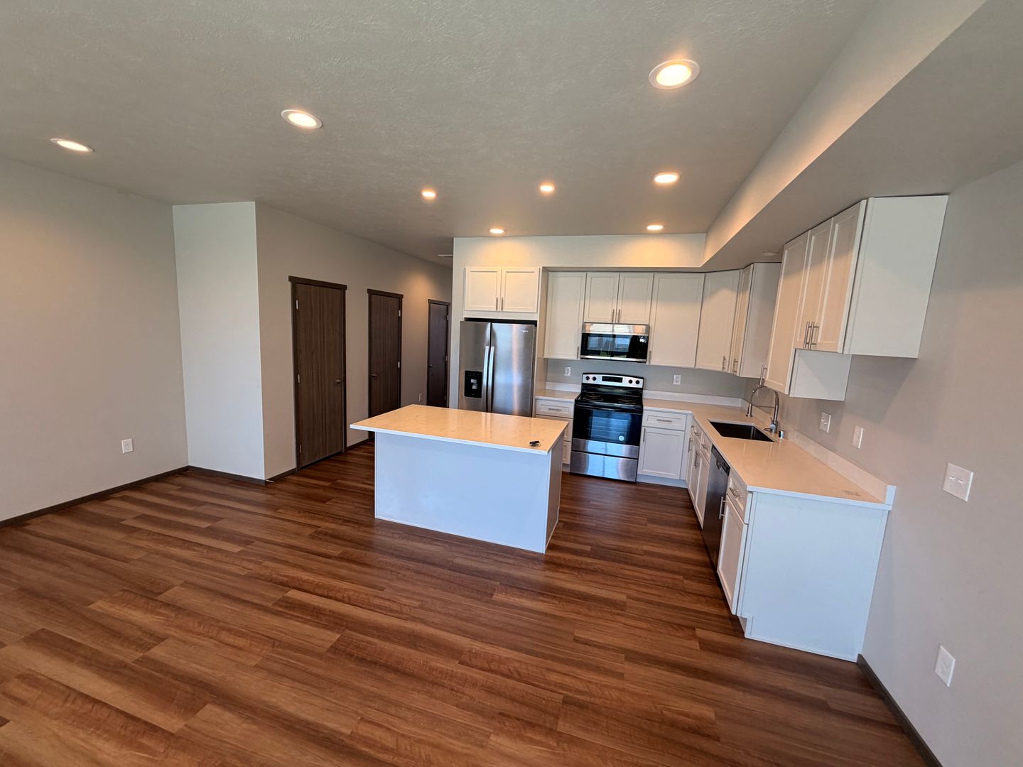 Spokane Apartment: 2006 East Vanetta Avenue