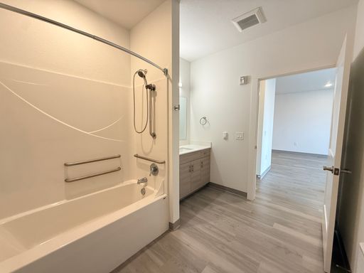 Listing photo thumbnail