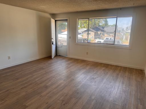 Listing photo thumbnail