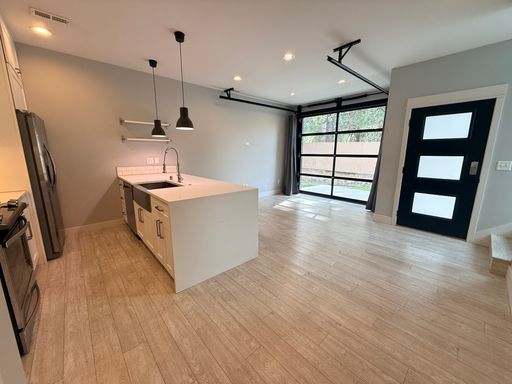Listing photo thumbnail