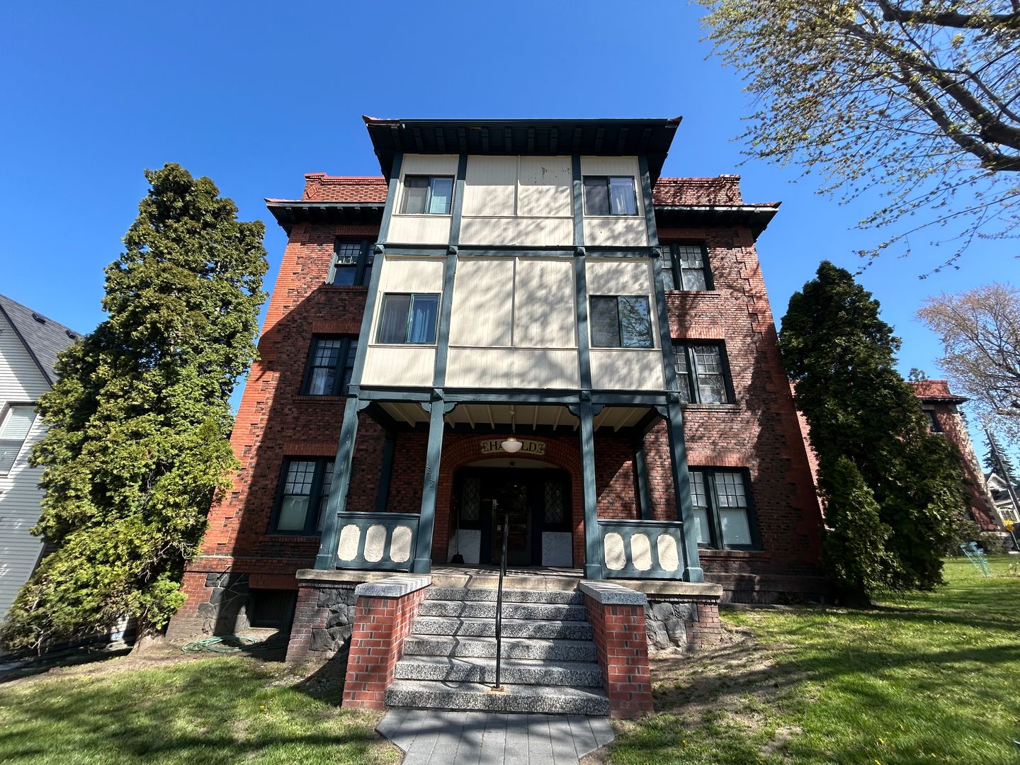 Spokane Apartment: 1212 W 7th