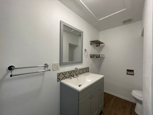 Listing photo thumbnail