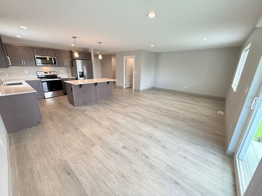 Listing photo thumbnail