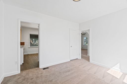 Listing photo thumbnail