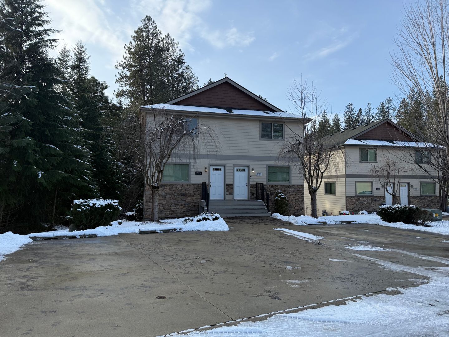 Spokane Apartment: 915-922 West Pirate Lane