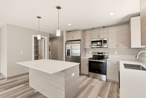 Listing photo thumbnail