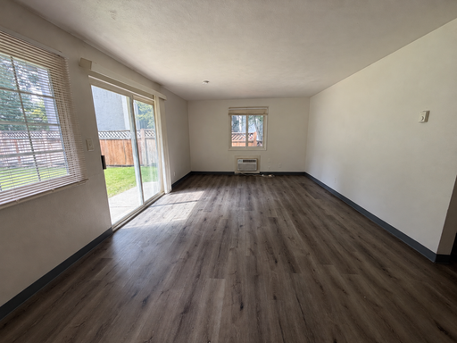 Listing photo thumbnail