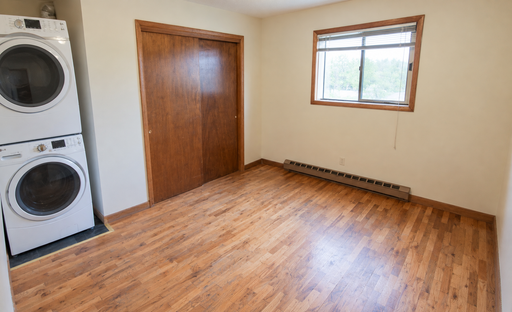Listing photo thumbnail