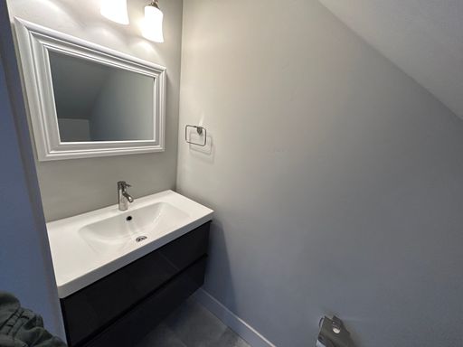 Listing photo thumbnail