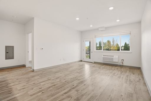 Listing photo thumbnail