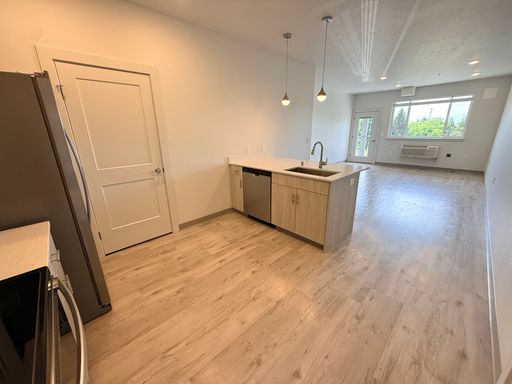 Listing photo thumbnail