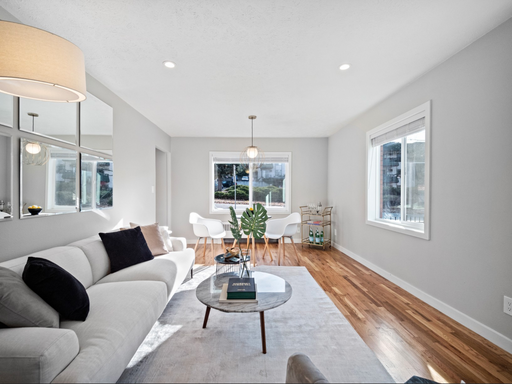 Listing photo thumbnail