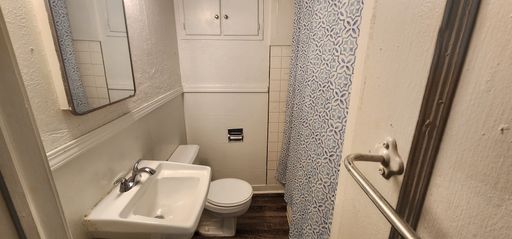 Listing photo thumbnail