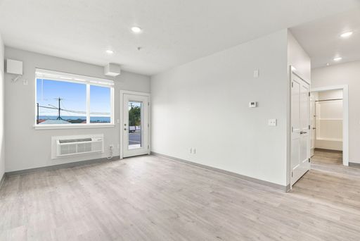 Listing photo thumbnail