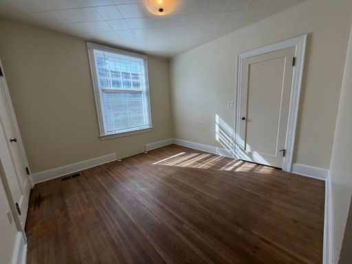 Listing photo thumbnail