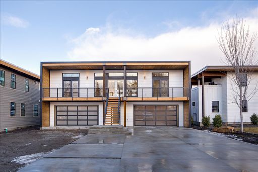 Listing photo thumbnail