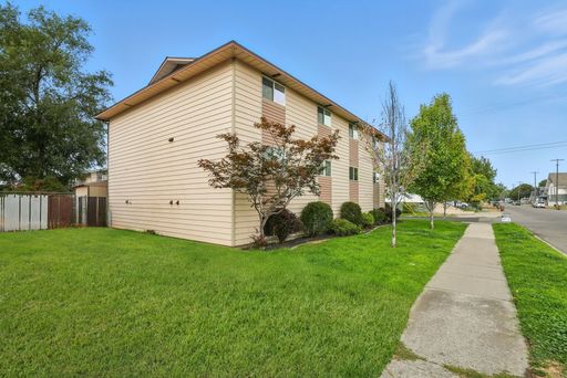 Listing photo thumbnail