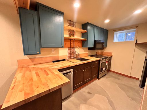 Listing photo thumbnail