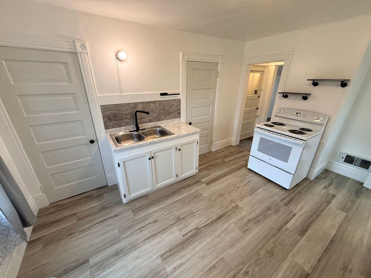 Spokane Apartment: 1725 North Howard Street