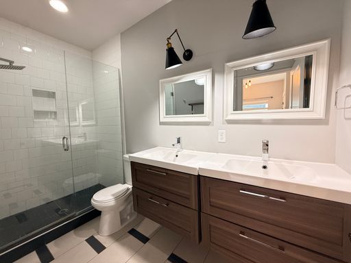 Listing photo thumbnail