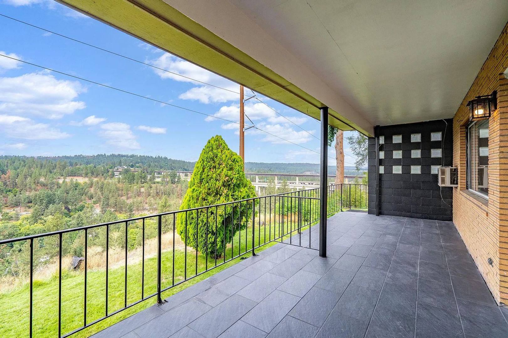 Spokane Apartment: 2015 West 10th Ave