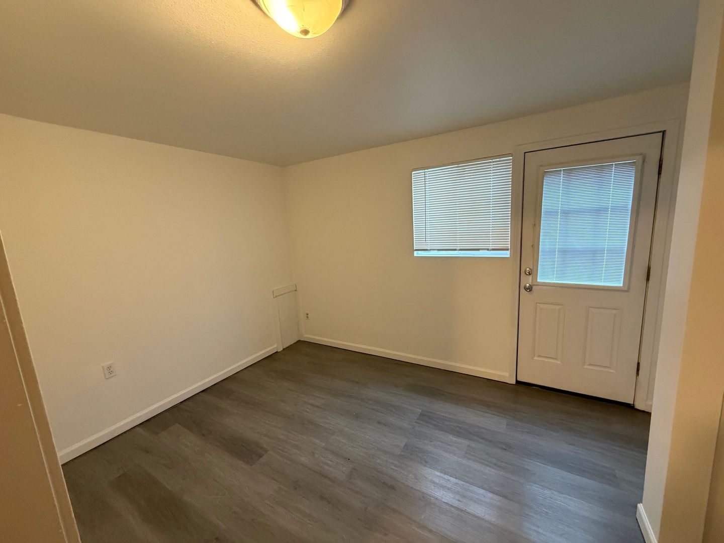 Spokane Valley Apartment: 402 S Eastern Rd
