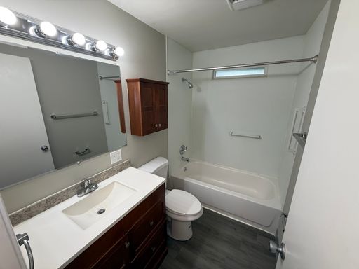 Listing photo thumbnail