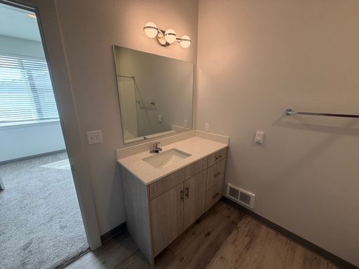Listing photo thumbnail