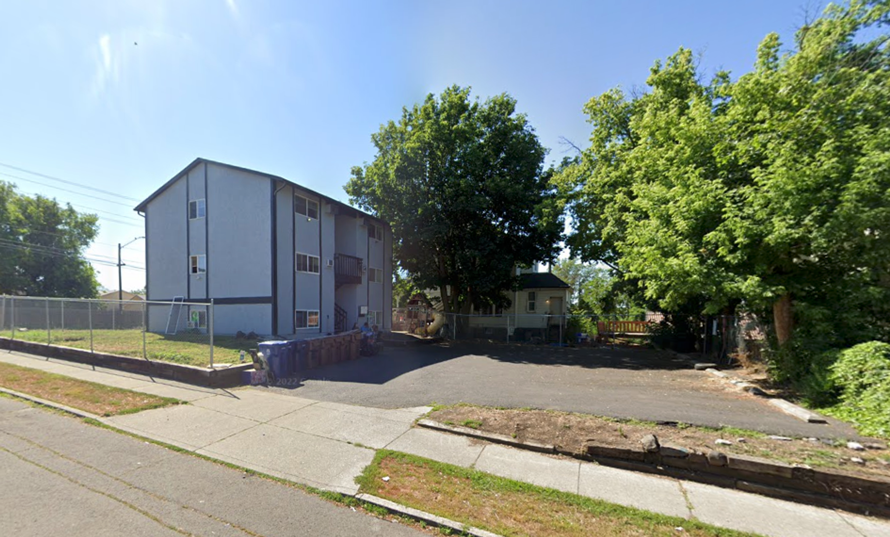 Spokane Apartment: 1521 North Maple Street