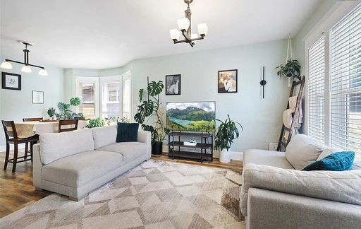 Listing photo thumbnail