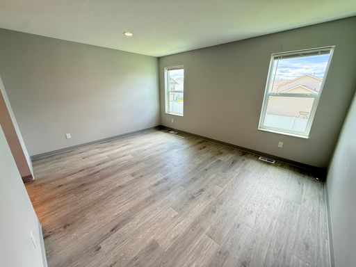 Listing photo thumbnail