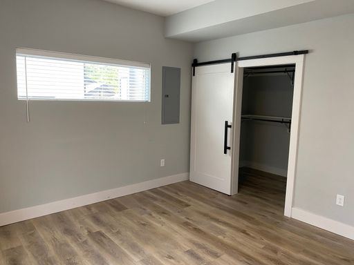 Listing photo thumbnail