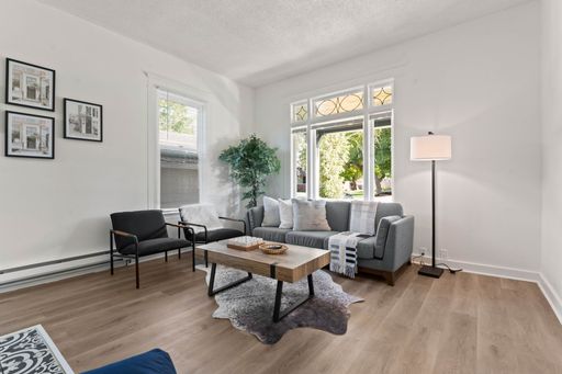 Listing photo thumbnail