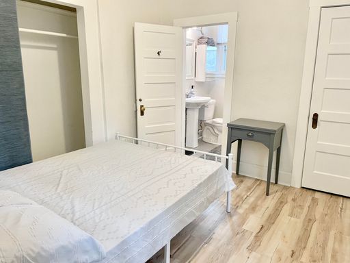 Listing photo thumbnail