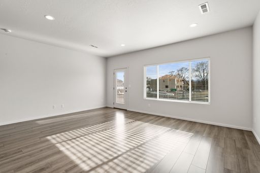 Listing photo thumbnail