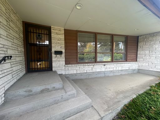 Listing photo thumbnail