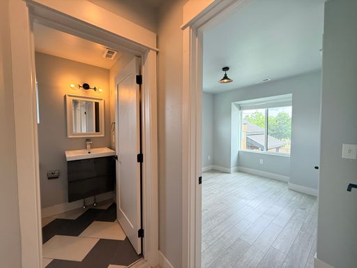 Listing photo thumbnail